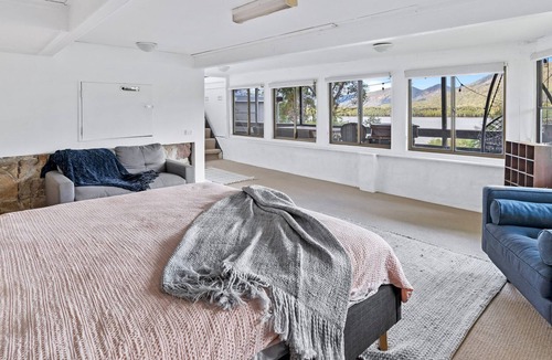 Courangra House | Secluded Waterfront house on rainforest acerage