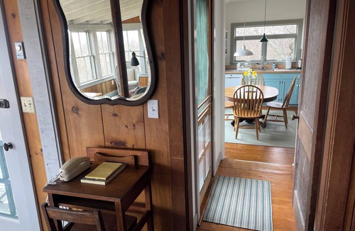 Aquinnah Cottage | Secluded Waterfront - North Shore - Private Beach