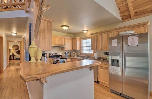 Boswell Cabin | Secluded White River Haven! 4 Mi to Devil's Knob