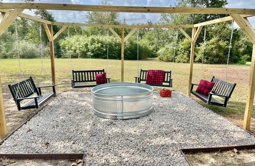 Bryan House | Secluded Whoop Acre Ranch SLEEPS 25-LOADED with entertainment
