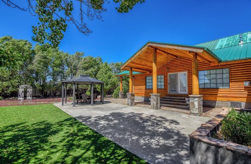 Williams House | Secluded Williams Lodge Retreat | Pines, Peace, & Privacy!