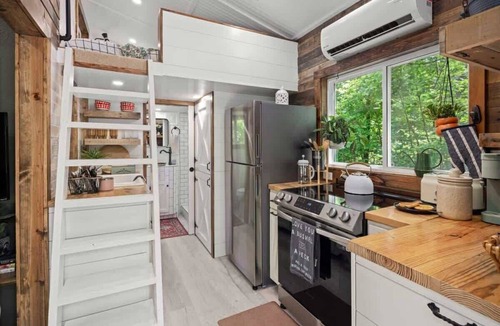 Powell Cabin | Secluded Woodland Cabin | Eggs & Hot Tub