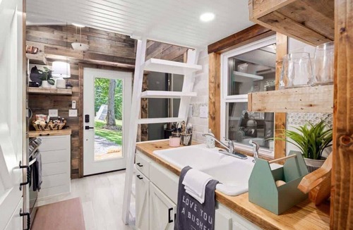 Powell Cabin | Secluded Woodland Cabin | Eggs & Hot Tub
