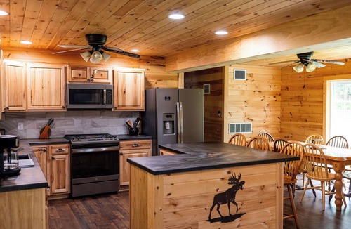 Andover Cabin | Secluded Woodland Retreat