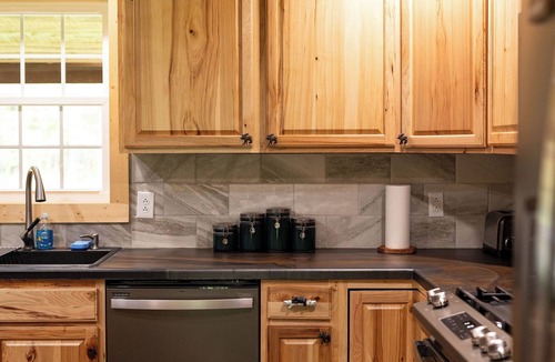 Andover Cabin | Secluded Woodland Retreat