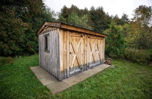 Ashburn House | Secluded Yurt on 100+ Acre Tree Farm