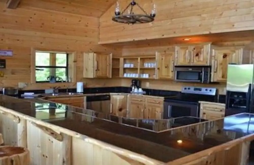 Smithville Cabin | Seclusion! Whispering River Cabin near Broken Bow