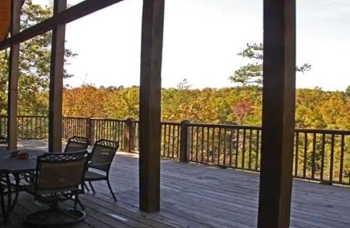 Smithville Cabin | Seclusion! Whispering River Cabin near Broken Bow
