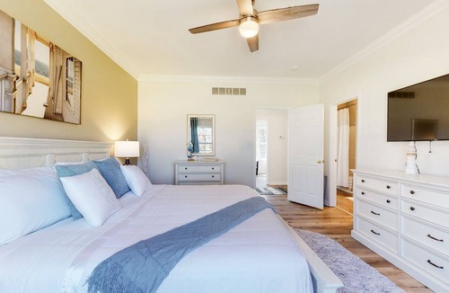 Shepherdsville Apartment | second floor 1 bedroom + office W/D & easy parking