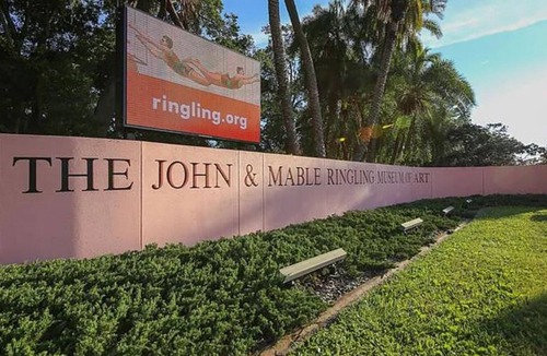 Central Sarasota Apartment | Second floor Apt D 1 mile from waterfront and downtown. Just 2 miles from beach!