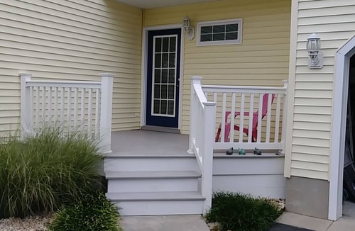 Stevensville House | Second Floor Bed and Bath in Stevensville, MD