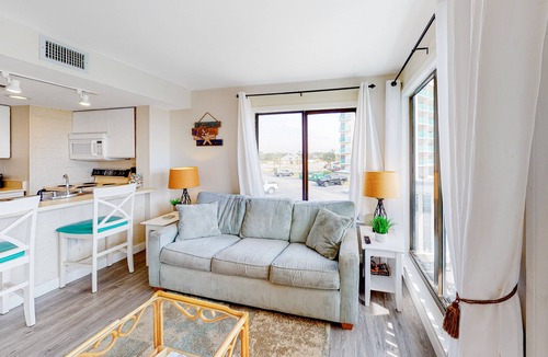 Fort Morgan Condo | Second-floor condo with pool, hot tub, ocean view, fast WiFi & central AC