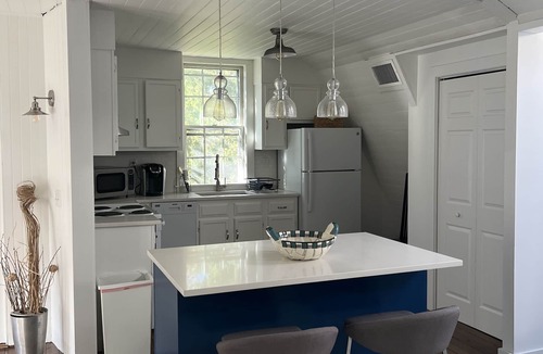 Cove - East Side - Shippan Cottage | Second floor cottage apartment located in a private community.