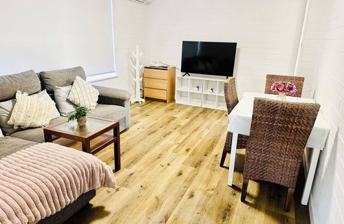 Maribyrnong Apartment | Second Home