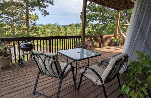 Oden Apartment | Second level glamping deck with stunning mountain view!