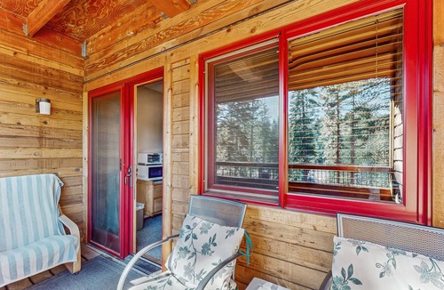 Tahoe Woods Apartment | Second-level studio with mountain views - pool & covered balcony