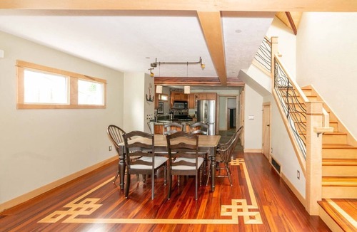 Traverse City House | Second Street Stay–Downtown+ WALKABLE TO CHERRY FEST
