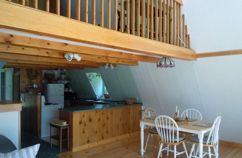 Mahone Bay Cottage | Second Wind Cottage - ocean front chalet near Mahone Bay & Lunenburg Nova Scotia