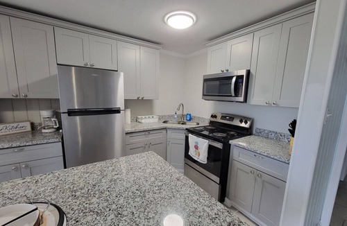 Iowa Apartment | Secret Cajun Retreat Peaceful Corner Stay - HAR 2