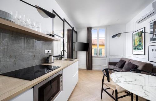 Monte Carlo City Centre Apartment | Secret Contemporary Courtyard