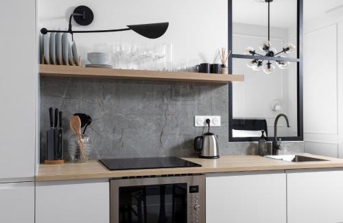 Monte Carlo City Centre Apartment | Secret Contemporary Courtyard