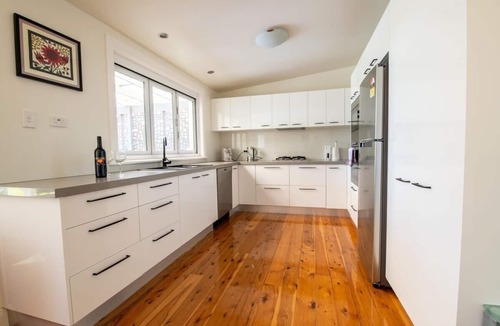 Orange House | Secret Cottage - Charming & Lovingly Restored