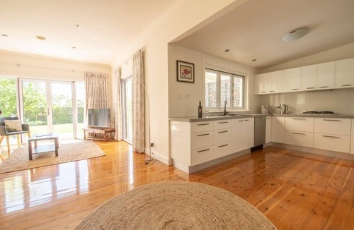 Orange House | Secret Cottage - Charming & Lovingly Restored