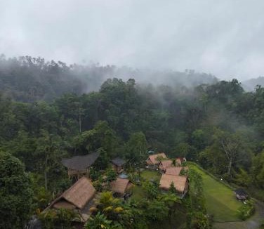 Nungnung House | Secret forest waterfall retreat