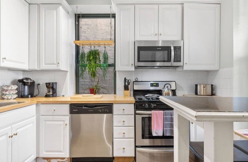 Near North Side Apartment | Secret Gallery on the Park - 2bd/1ba