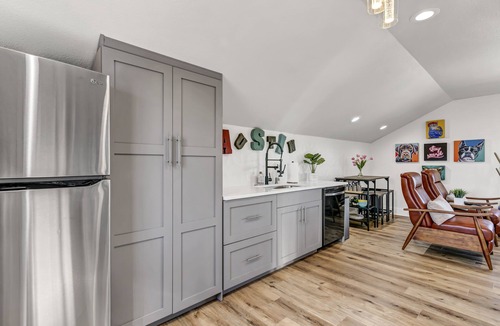Spicewood Apartment | Secret garden guest house Lake Travis