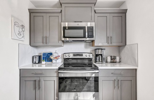 Spicewood Apartment | Secret garden guest house Lake Travis