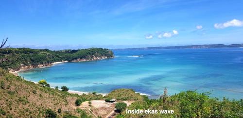 Jerowaru Hotel | Secret Garden Surf Resort, walk to waves