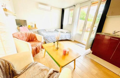 Claye-Souilly Apartment | SECRET GARDEN parking hyper centre & calme