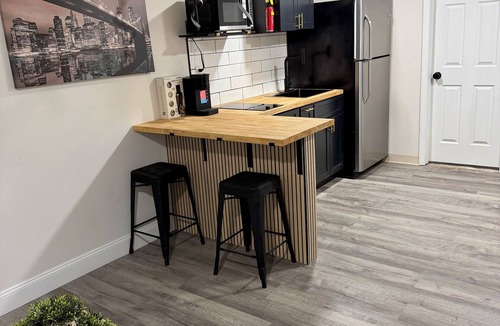 Orange Park House | Secret Garden - Self Check-in - 1 bd, 1bath Elegant Apt/Studio