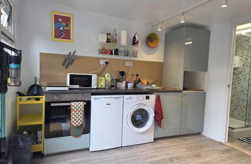 Middle Park and Sutcliffe Cabin | Secret Garden Studio