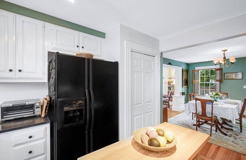 Newburyport Apartment | Secret Garden