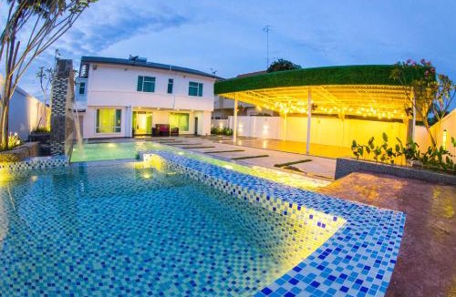 Muar House | Secret Garden Warni Villa (MUAR)