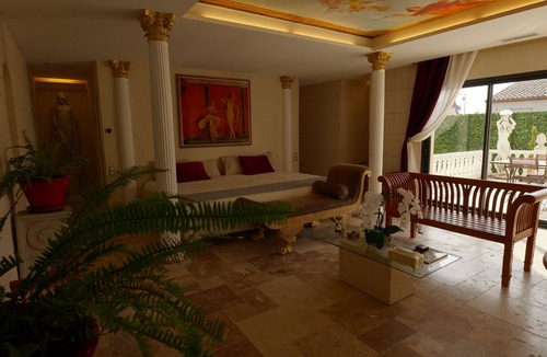 Nefiach Villa | SECRET HOUSE- La Villa Rom'Antiqua - Ancient immersive experience
