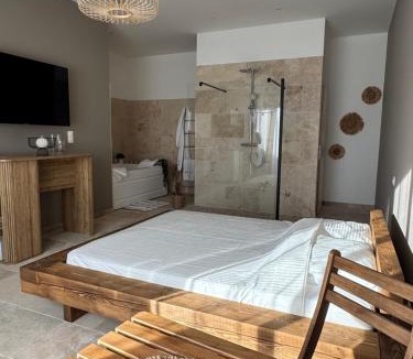 Bezouce Hotel | Secret Love Room