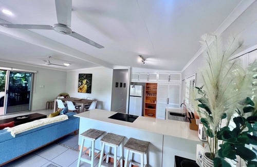 Wongaling Beach House | Secret Mission ~ Pet friendly