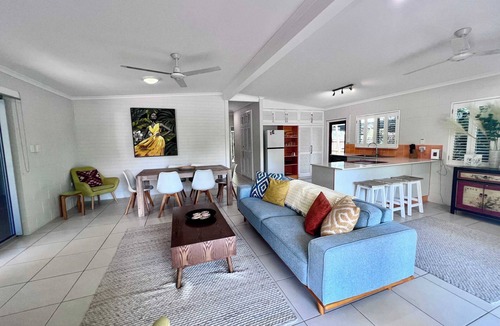 Wongaling Beach House | Secret Mission ~ Pet friendly