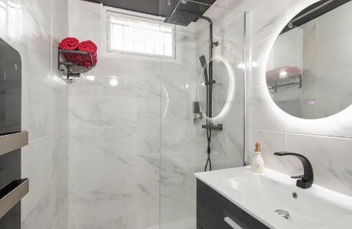 Fer a Cheval Apartment | Secret Night II