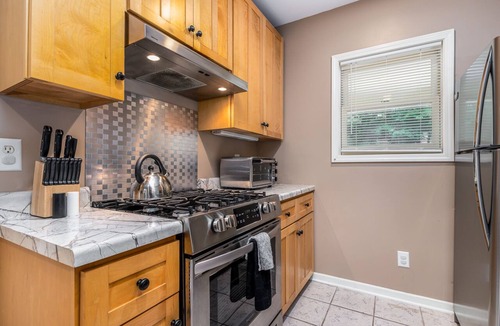 Galena House | Secret Path 2 Main St Downtown, Dog Friendly, Fire Pit, Daily Deer Sightings!