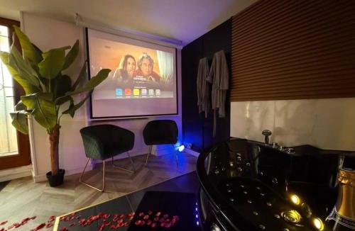 Souppes-sur-Loing Apartment | Secret Room Élégance, mystère et intimité