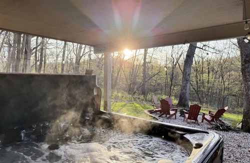 The Galena Territory Cabin | Secret Room-Hot Tub-Billards-Firepit-Games-Pool access