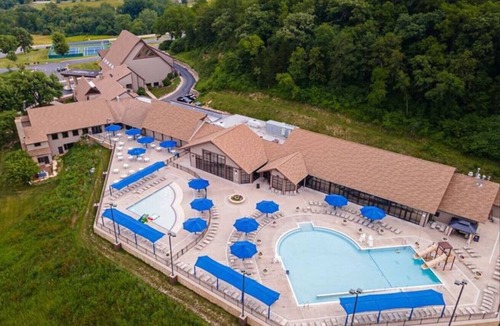 The Galena Territory Cabin | Secret Room-Hot Tub-Billards-Firepit-Games-Pool access