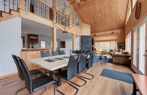 Lac-aux-Sables Ski Chalet | Secret sur le lac | Private Spa & Lake