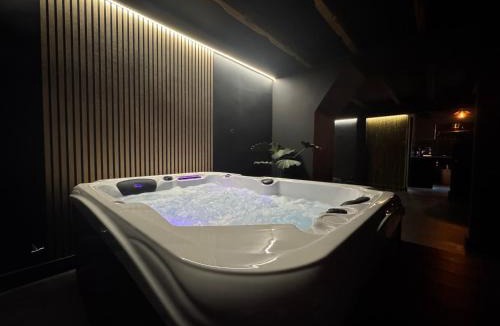 Carbon-Blanc Apartment | SecretRoom Bordeaux