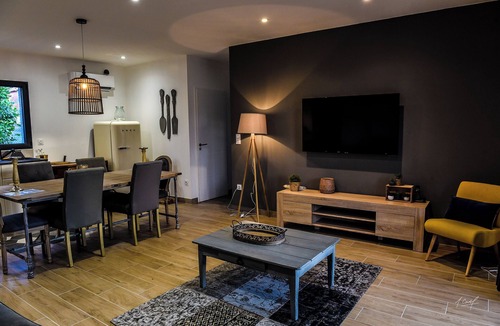 Grisolles Villa | Secrets de Campagne - Sublime villa with spa and wooded exterior