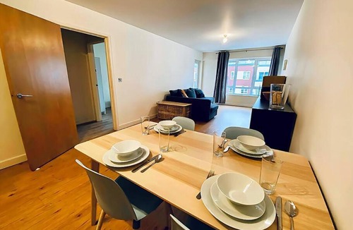 Whittington Apartment | Secure 2BR 1BA Apartment for 6